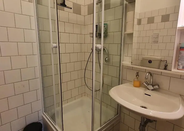 Quiet 2-room Flat, Walking Distance To Centre דירה