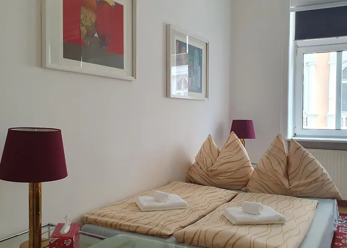 Quiet 2-room Flat, Walking Distance To Centre וינה