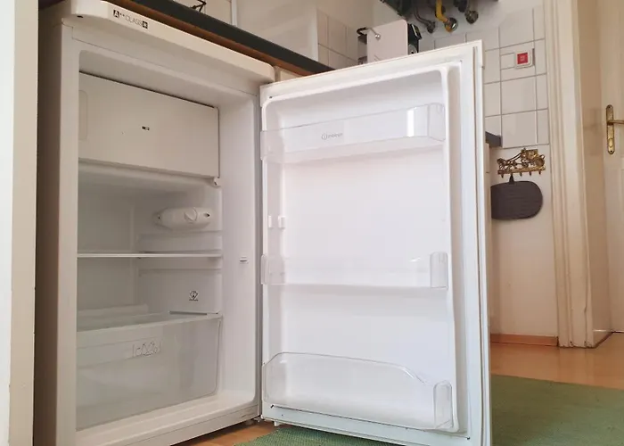 Quiet 2-room Flat, Walking Distance To Centre