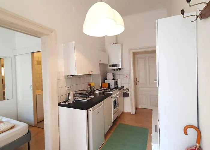 דירה Quiet 2-room Flat, Walking Distance To Centre *
